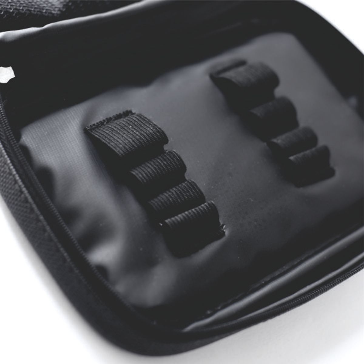 GENERICO - Porta insulina para viaje + 2 Pilas refrigerante cremallera Negro