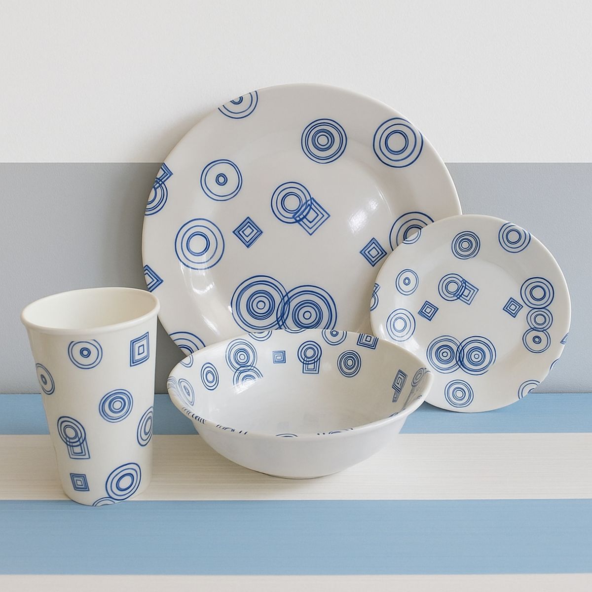 KITCHENWARE - VAJILLA CLASICA EN MELAMINA BLANCA CON DISEÑO AZUL