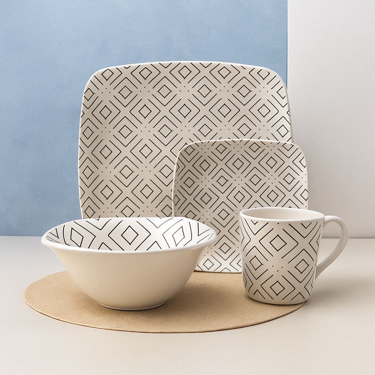 KITCHENWARE - VAJILLA EN MELAMINA PRIMAVERA BLANCA LINEAS NEGRAS  BORDE CUADRADO 16 PIEZAS