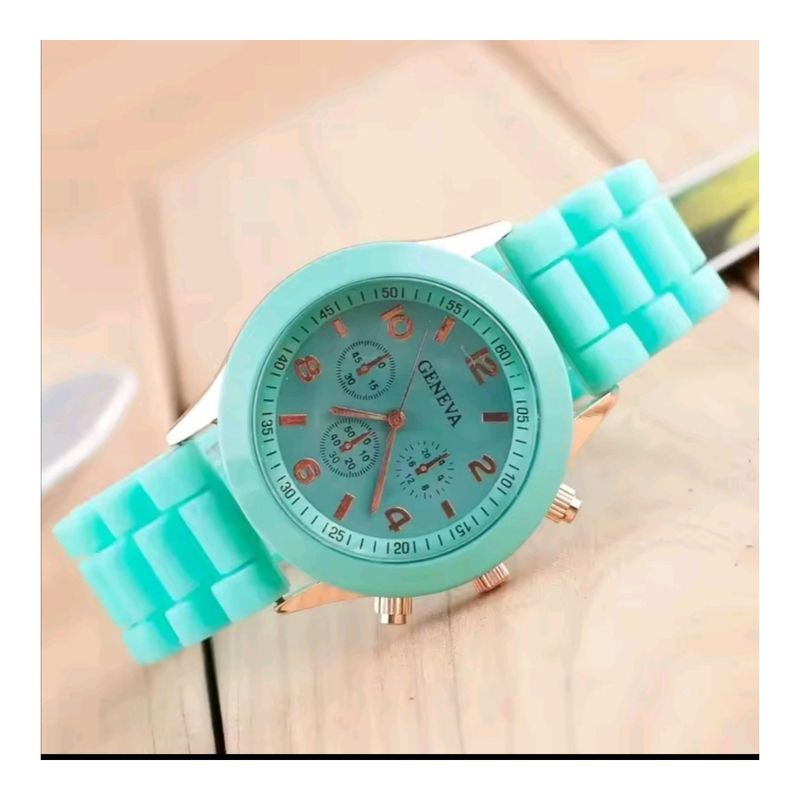 GENEVA - HERMOSO RELOJ CUARZO VERDE  PULCERA DE SILICONA