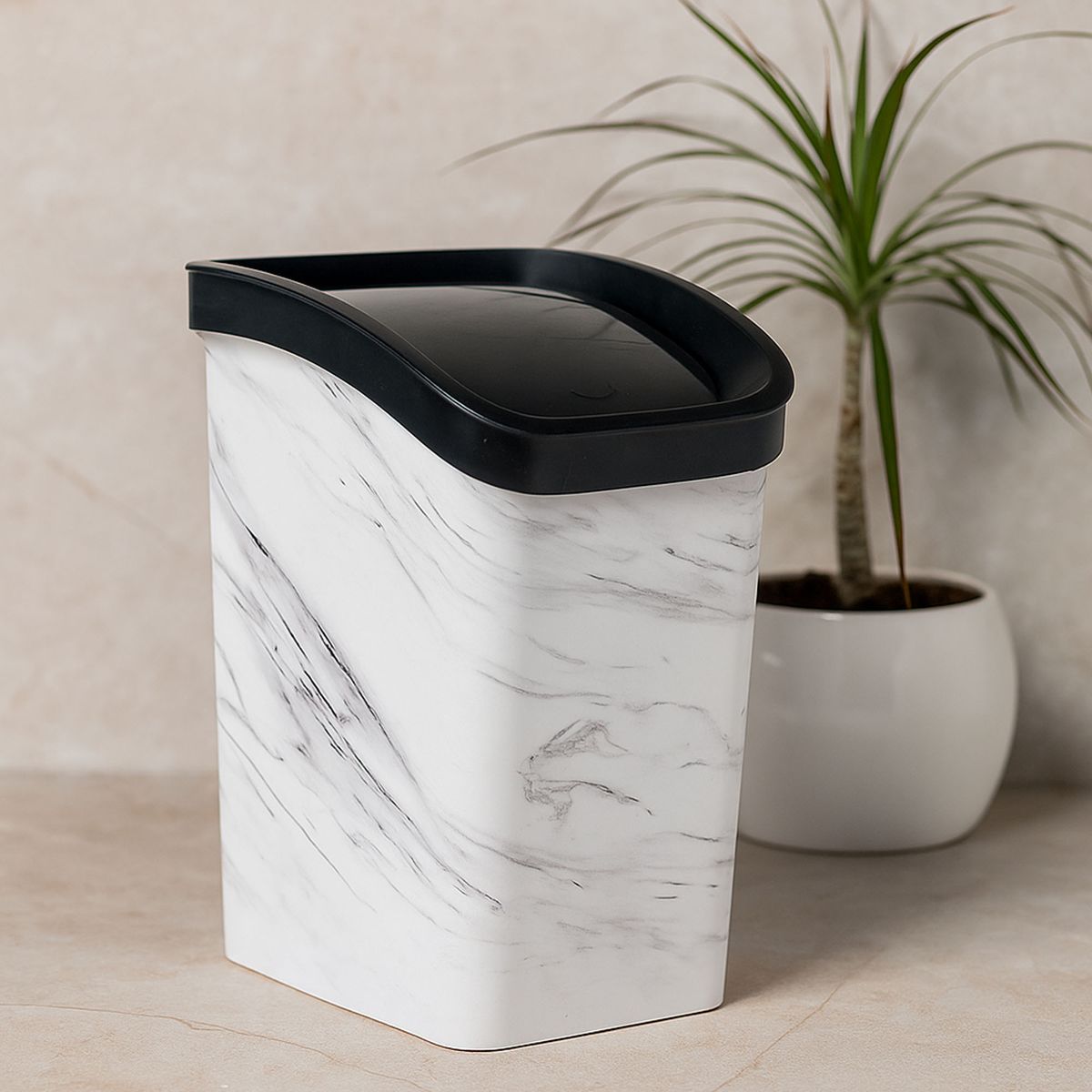 ESTRA - Papelera Vaivén 6L Mármol Estra 4-1051883 -BlancoNegro