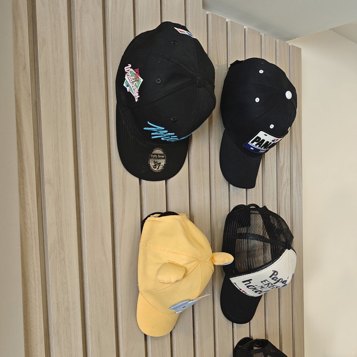 INDUHOGAR - Perchero organizador de gorras gancho adhesivo de pared X 10 unidades
