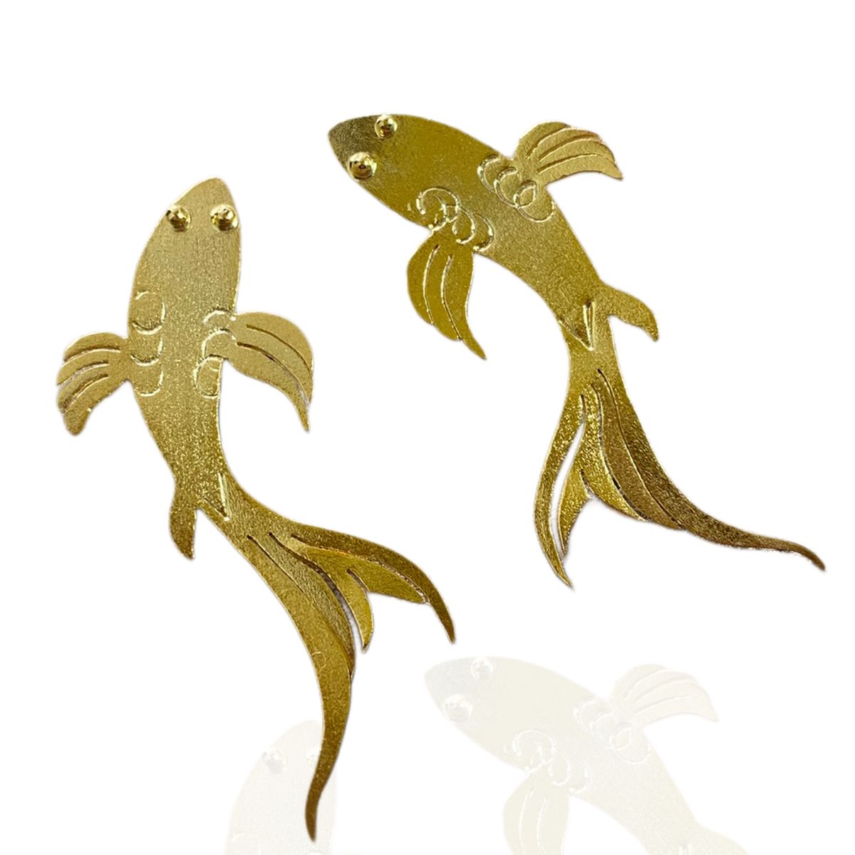 MERAKI - Aretes mujer de pez Koi Bañado en oro 24kt - Aretes largos - Aretes livianos versatiles