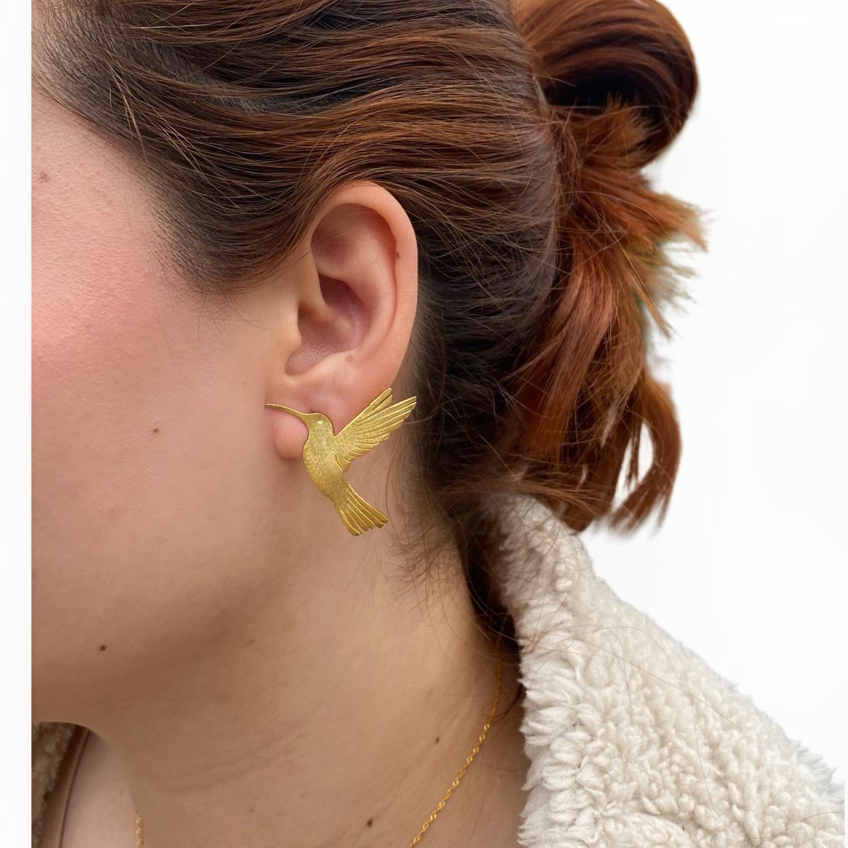 MERAKI - Aretes mujer colibrí bañados en oro 24kt - Aretes pequeños - Topos mujer