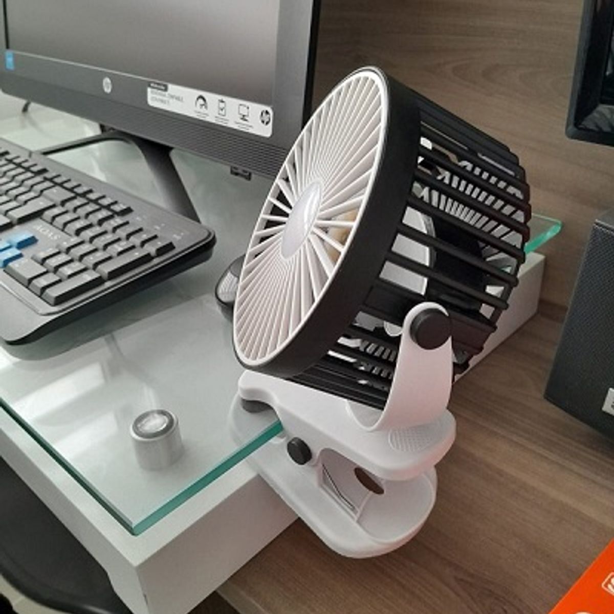 GENERICO - VENTILADOR PEQUEÑO PORTATIL RECARGABLE CON LUZ COLOR NEGRO