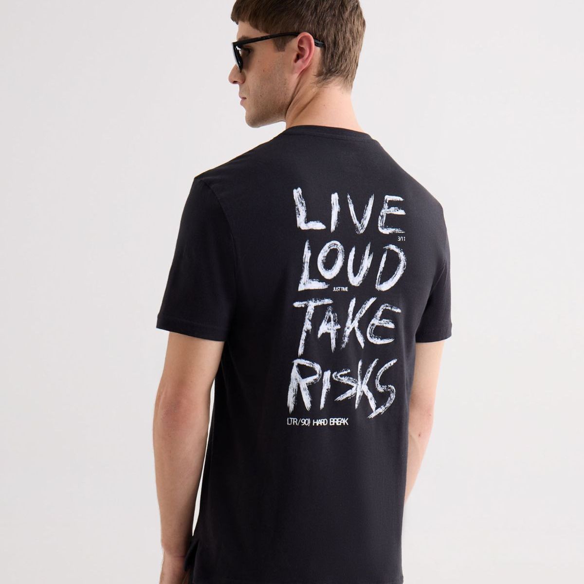 SEVEN SEVEN - Camiseta Estampada Screen Take Risks  Para Hombre Negro Seven Seven