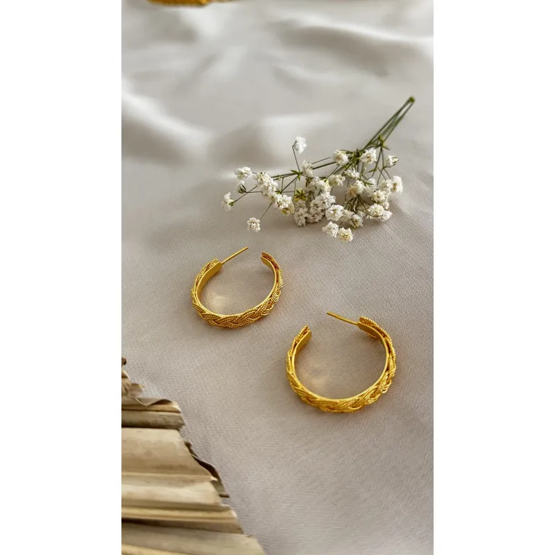 GENERICO - Aretes filigrana en bronce con baño en oro de 24 kt - Huella de vida