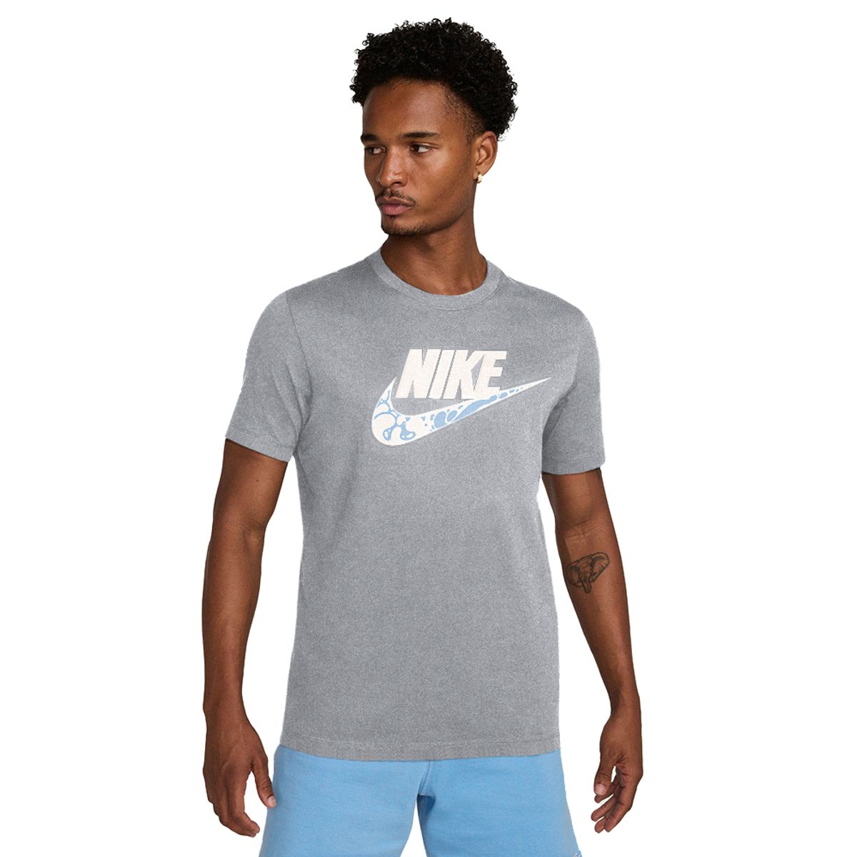 NIKE - Camiseta Nike M Nsw Tee 12Mo Futura Fs Hombre -Gris