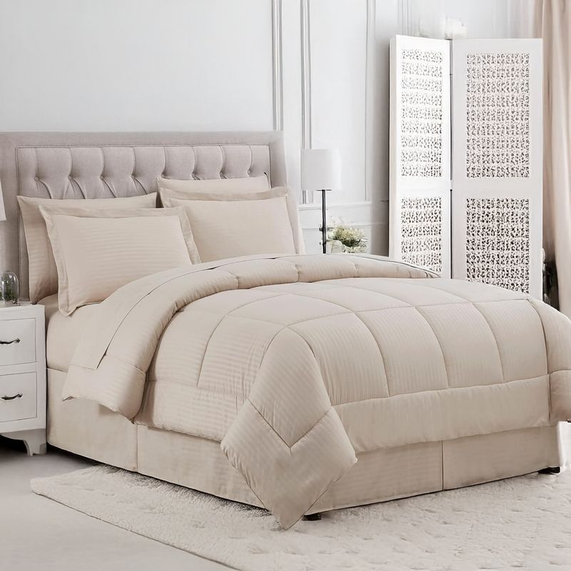 GENERICO - Edredón Tipo Plumón - Cama Queen Beige