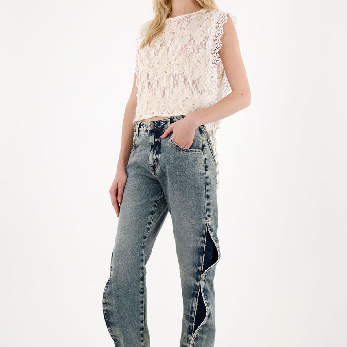 TENNIS - Jean Recto con aberturas y abrochaduras laterales para mujer