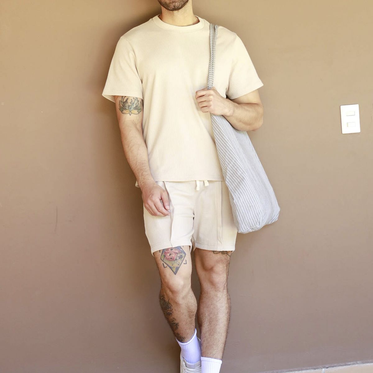 BELIFE - Bermuda arena para hombre en textura galleta