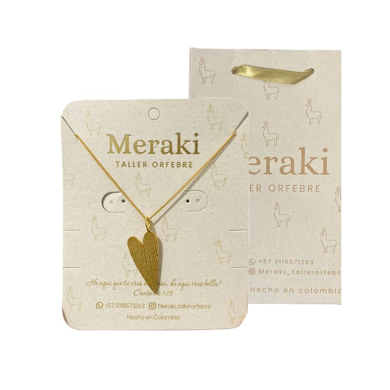 MERAKI - Cadena con Dije de Corazón bañados en oro 24kt