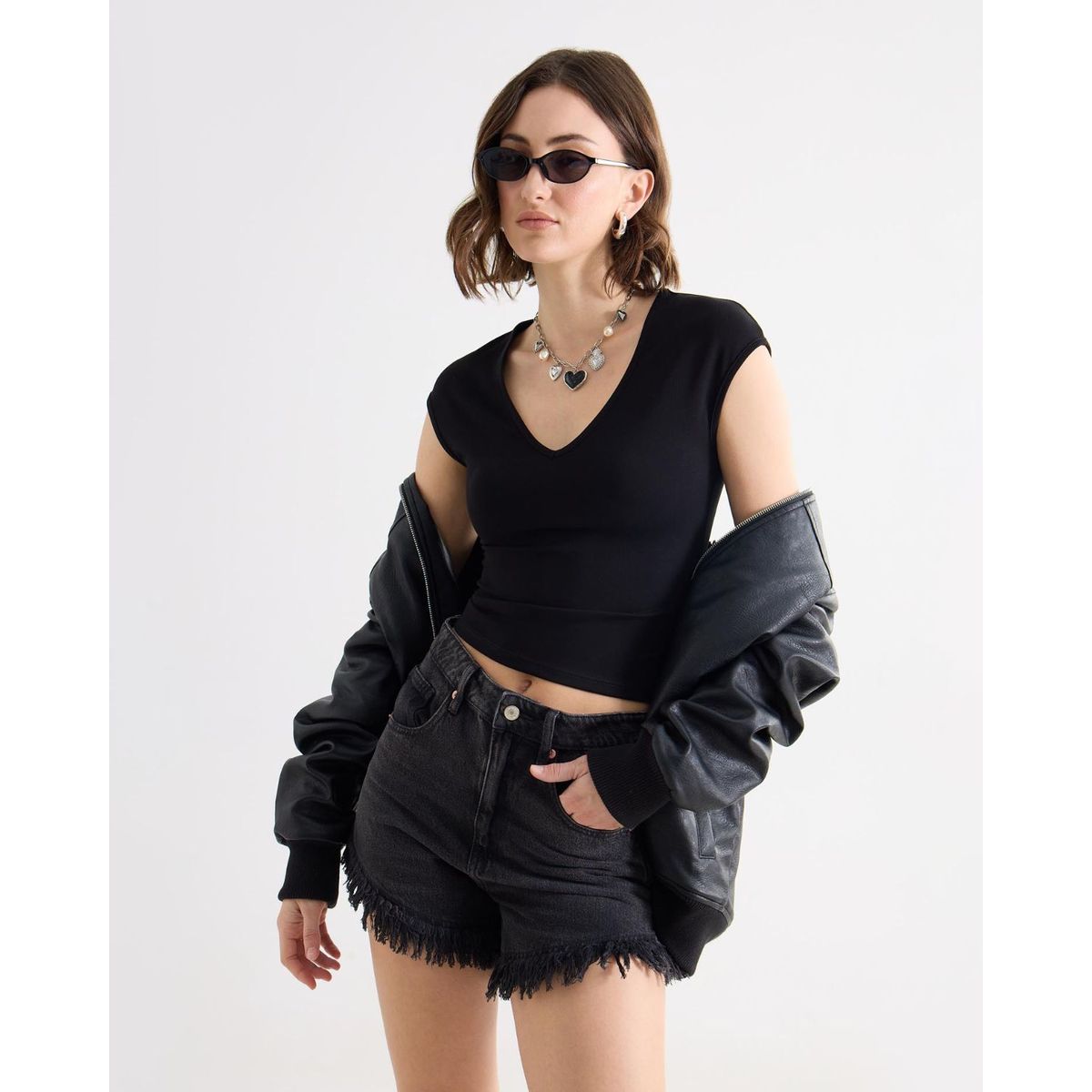 SEVEN SEVEN - Camiseta Escote V  Para Mujer Negro Seven Seven