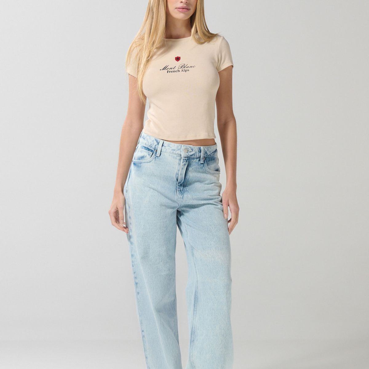 KOAJ - KOAJ Camiseta acanalada kaki cuello redondo con arte college Mujer