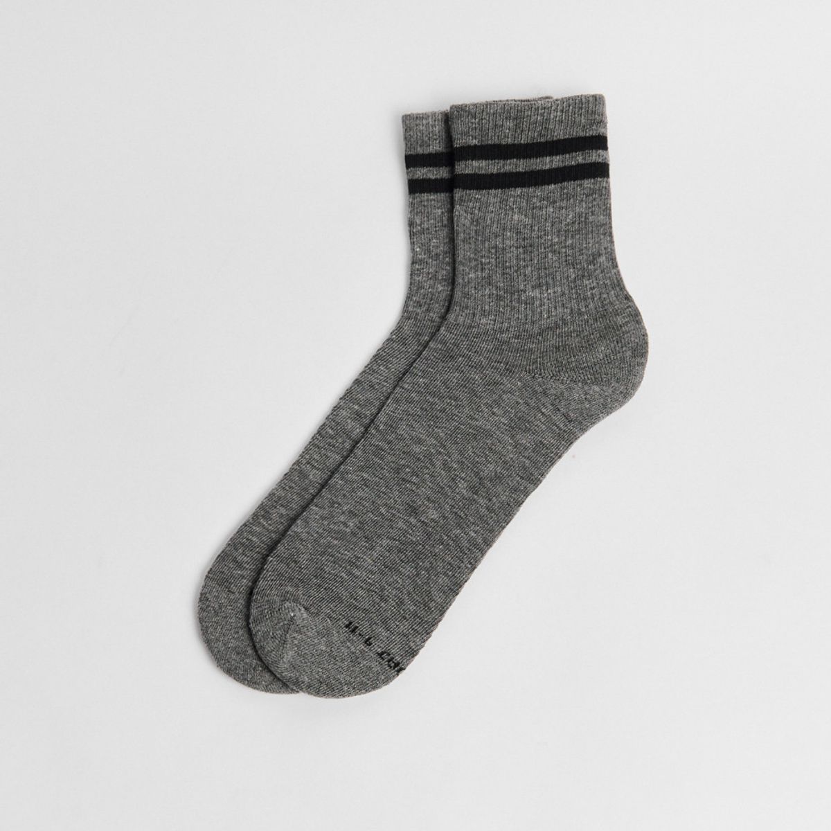 KOAJ - KOAJ Medias unicolores cortas con texturas y rayas en contra Mujer