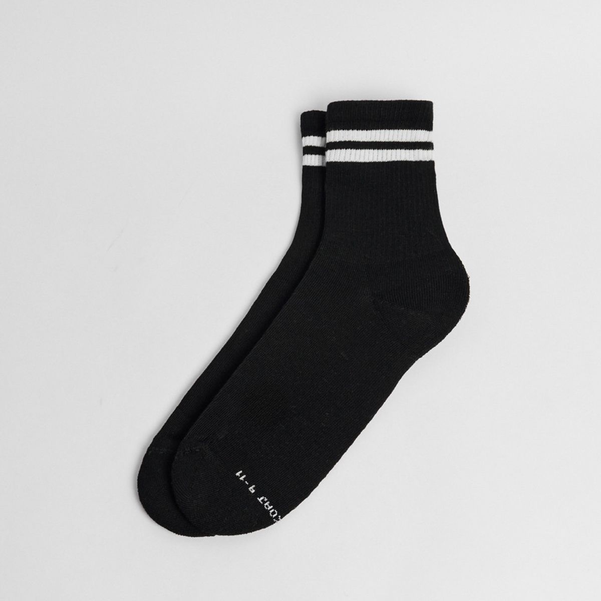 KOAJ - KOAJ Medias unicolores cortas con texturas y rayas en contra Mujer