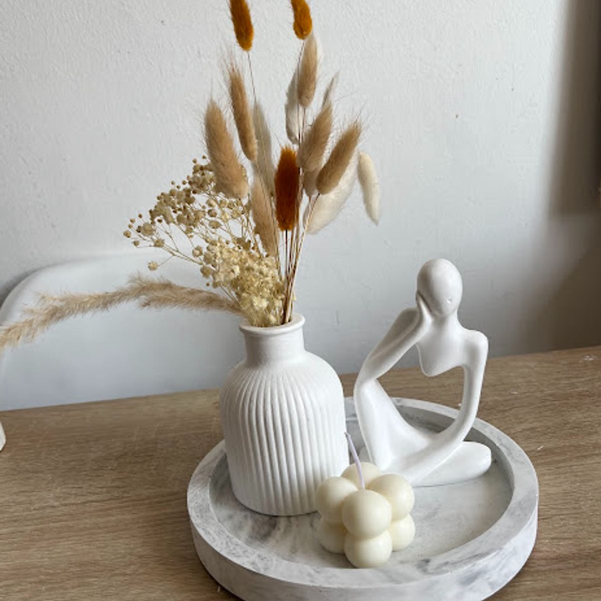 DECORACIONES ALE Y GABY - CENTRO DE MESA JARRÓN BASE, VELA,ADORNOS Y  FLORES KALIO