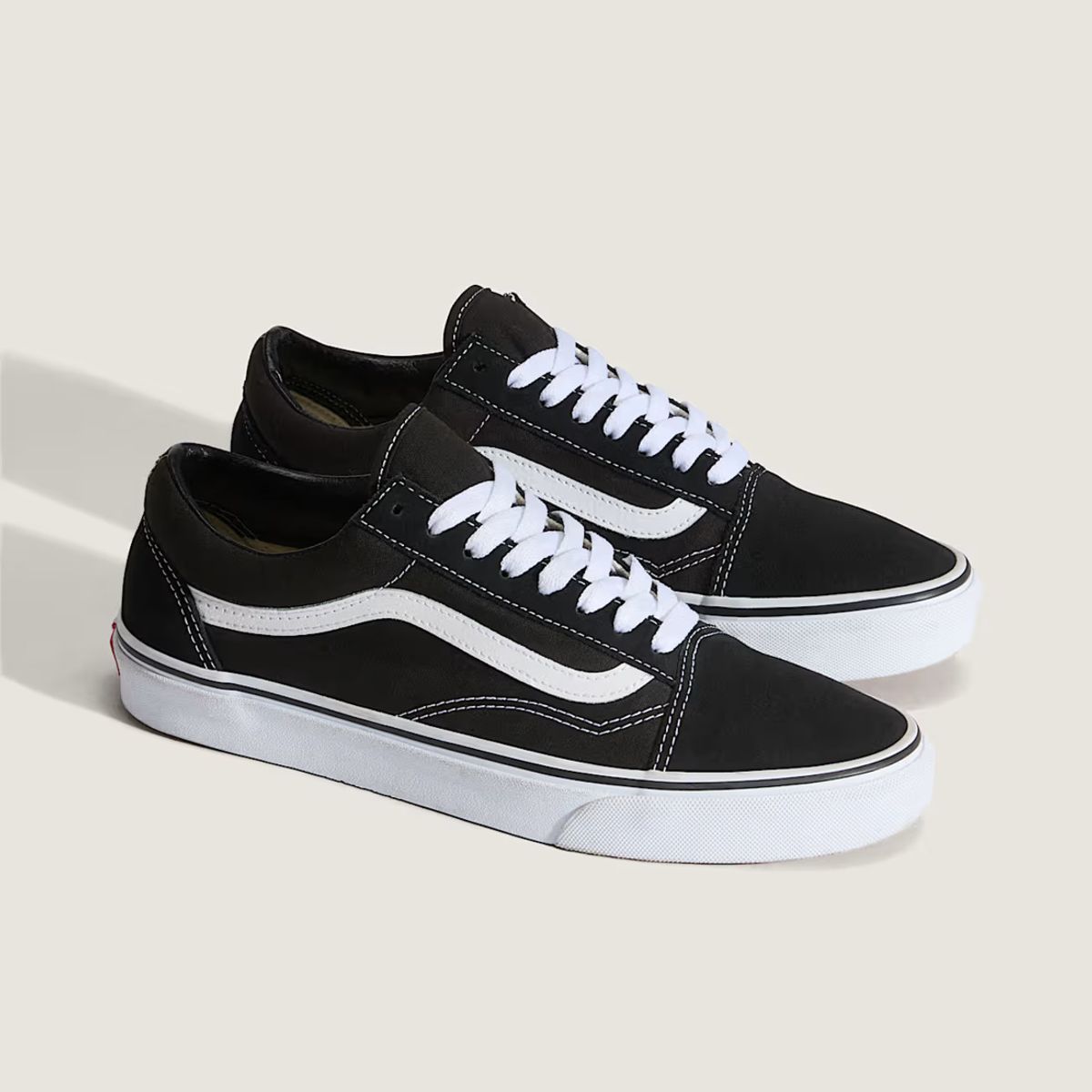 VANS - Tenis Hombre VANS UA OLD SKOOL Negro/ Blanco VANS