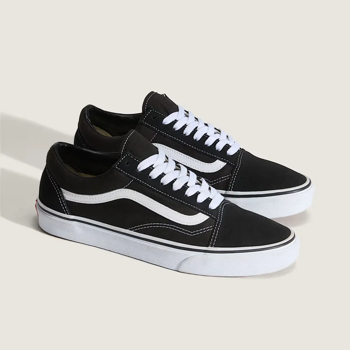 VANS - Tenis Hombre VANS UA OLD SKOOL Negro/ Blanco VANS
