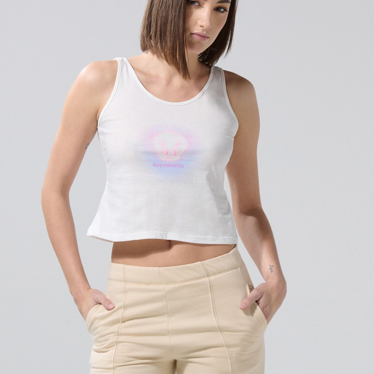 KOAJ - KOAJ Camiseta manga sisa crema clara de Looney Tunes Mujer