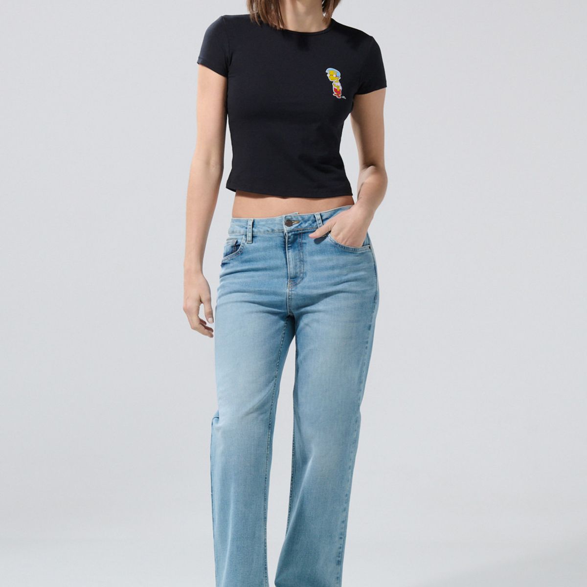 KOAJ - KOAJ Camiseta negra cuello redondo con arte de Los Simpson Mujer