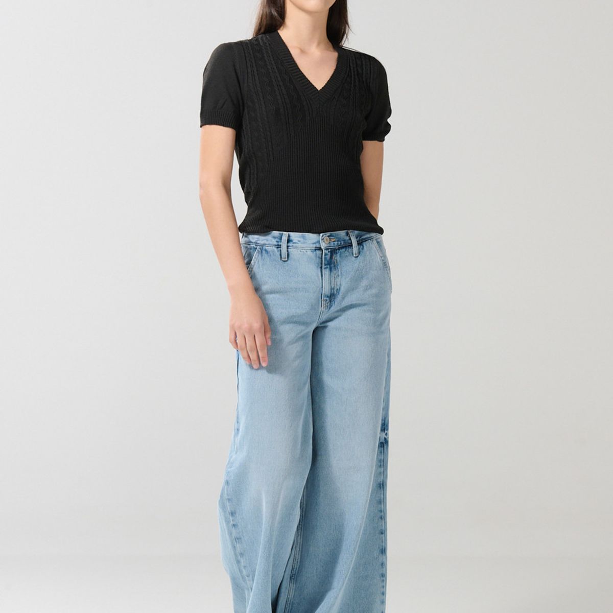 KOAJ - KOAJ SUETER NEGRO TEJIDO EN TRENZAS CUELLO EN V MANGA CORTA Mujer