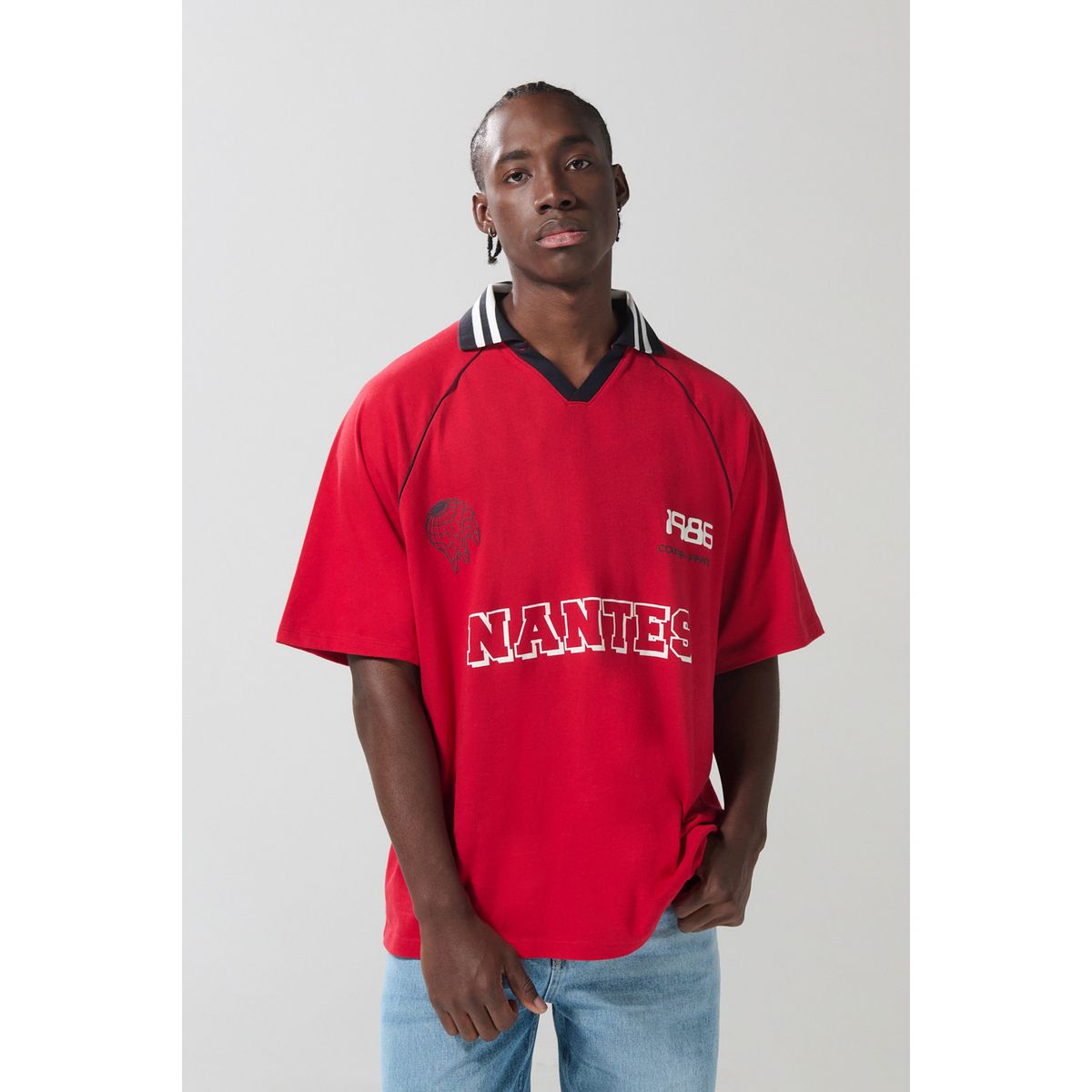 KOAJ - KOAJ Camiseta oversize roja college con manga ranglan corta Hombre