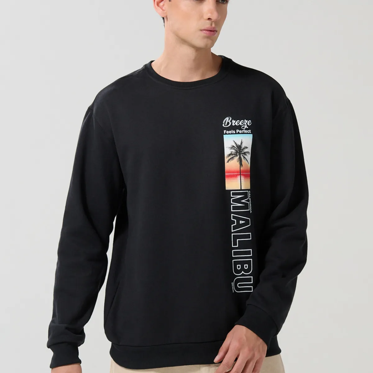 KOAJ - KOAJ Buzo negro cuello redondo con diseño de playa Hombre