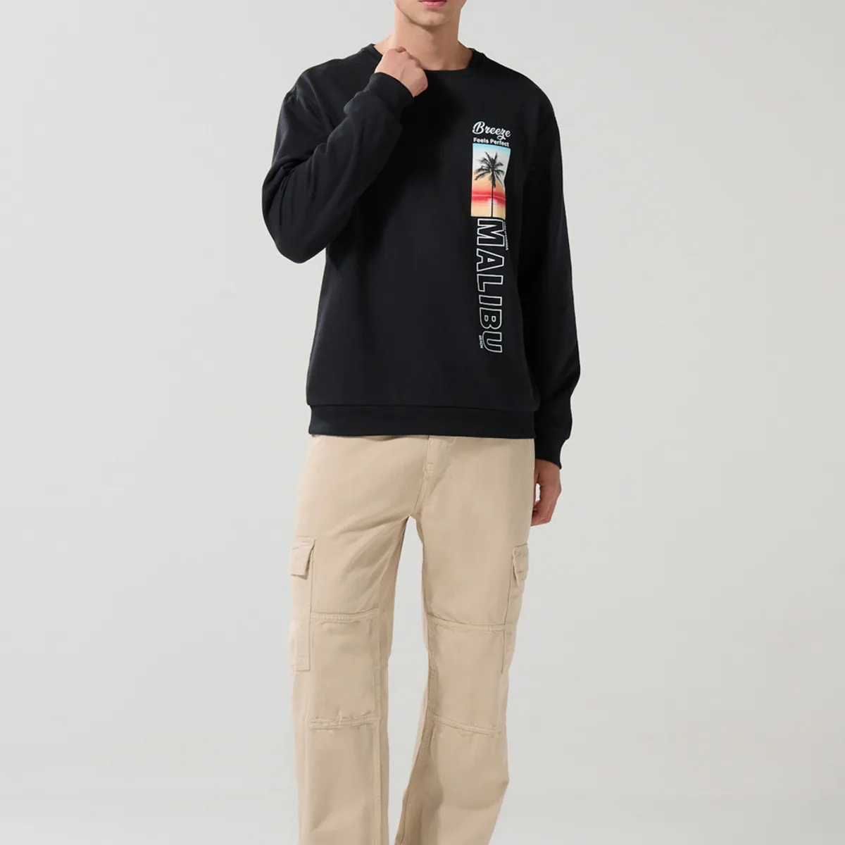 KOAJ - KOAJ Buzo negro cuello redondo con diseño de playa Hombre