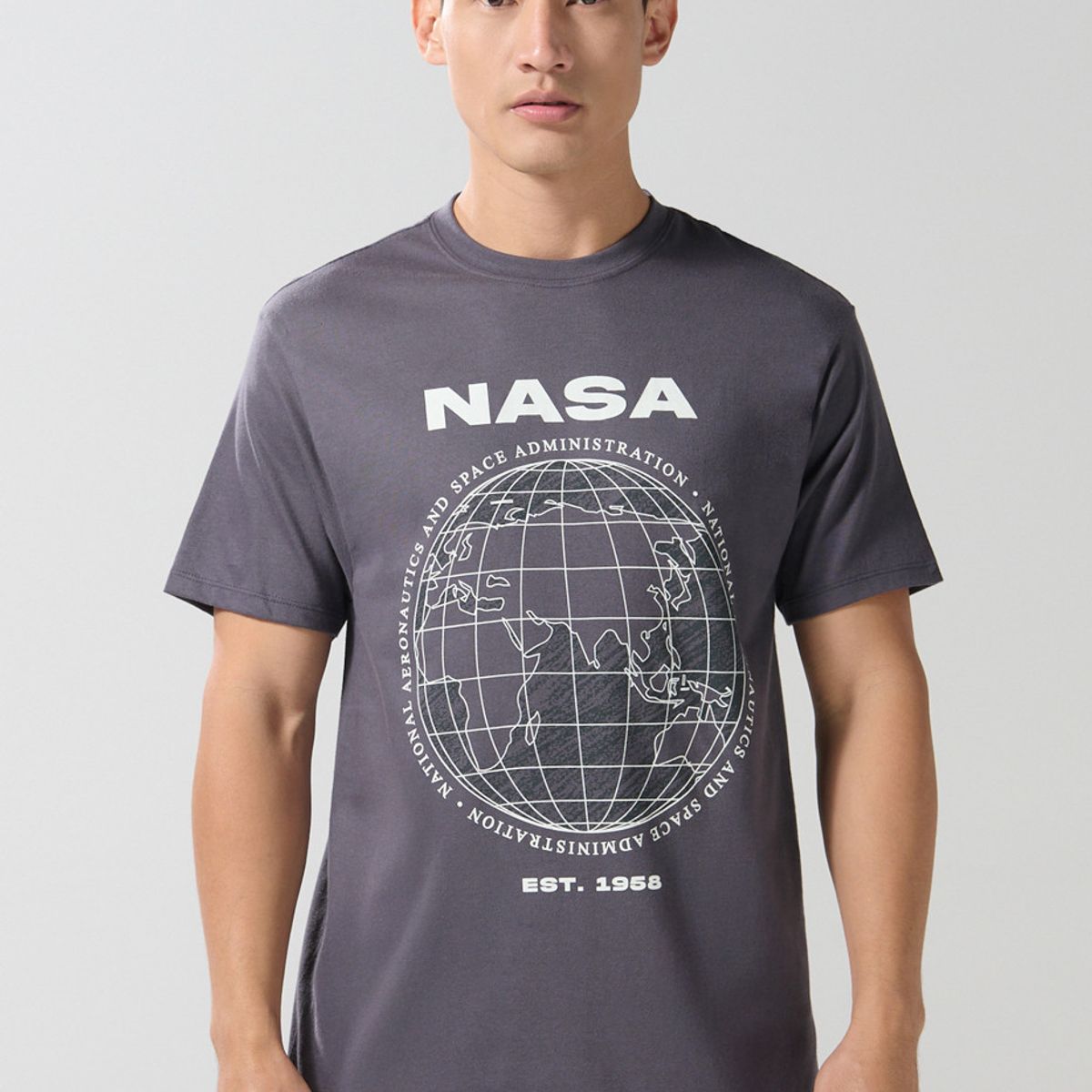 KOAJ - KOAJ Camiseta manga corta gris intensa de NASA Hombre