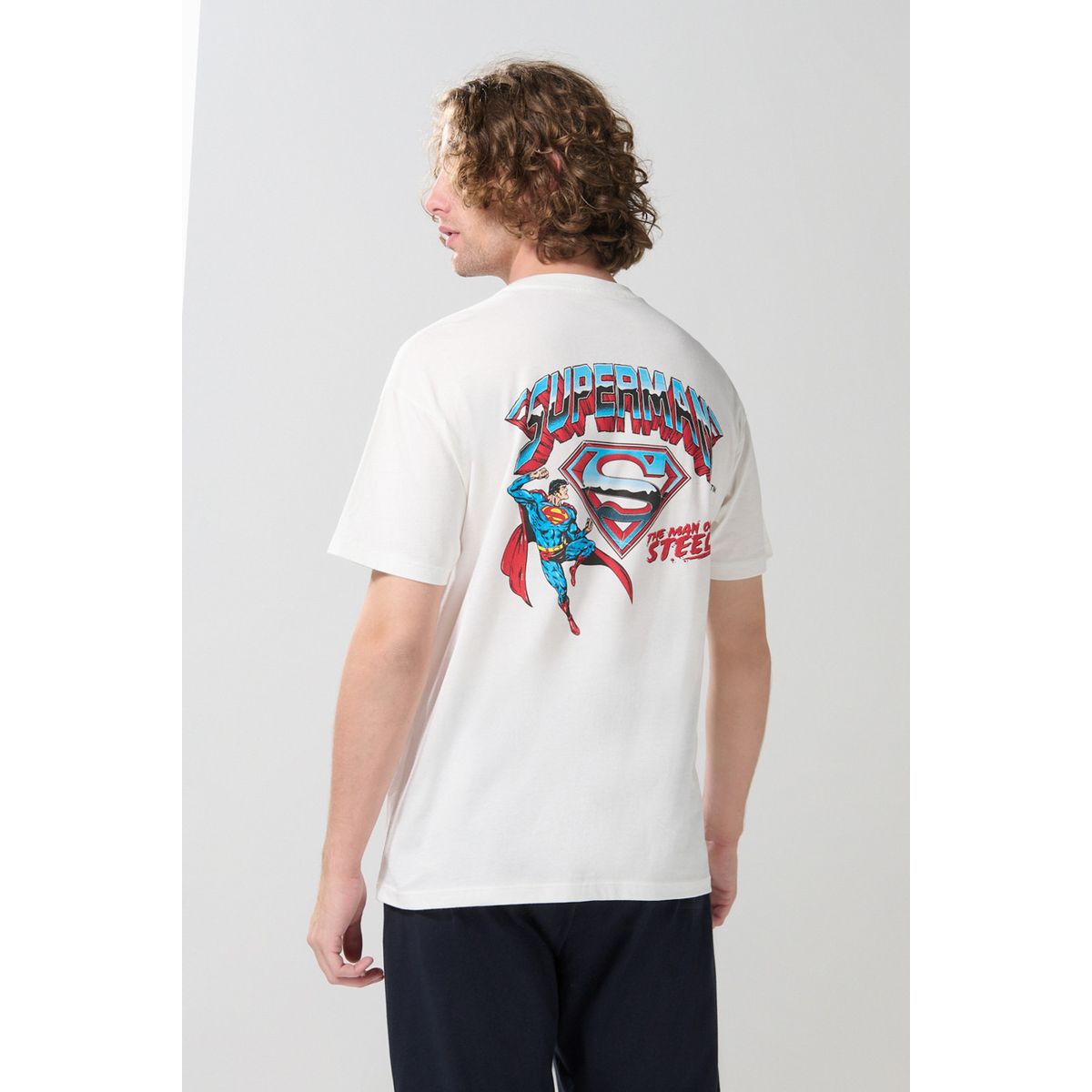 KOAJ - KOAJ Camiseta oversize crema manga corta de Superman Hombre