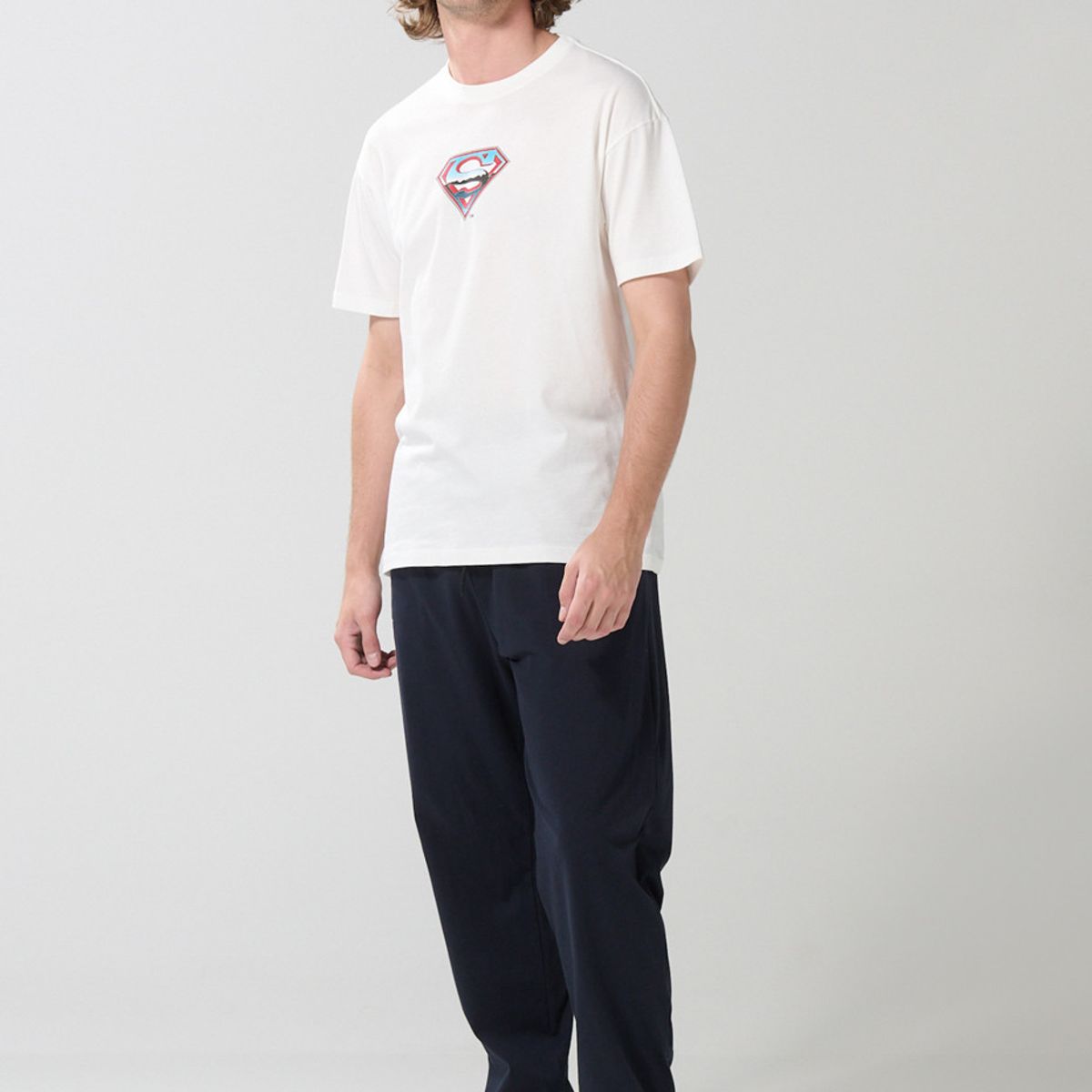 KOAJ - KOAJ Camiseta oversize crema manga corta de Superman Hombre