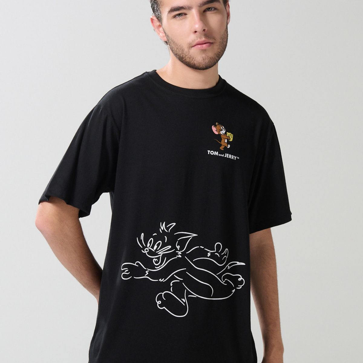 KOAJ - KOAJ Camiseta cuello redondo negra con arte de Tom y Jerry Hombre