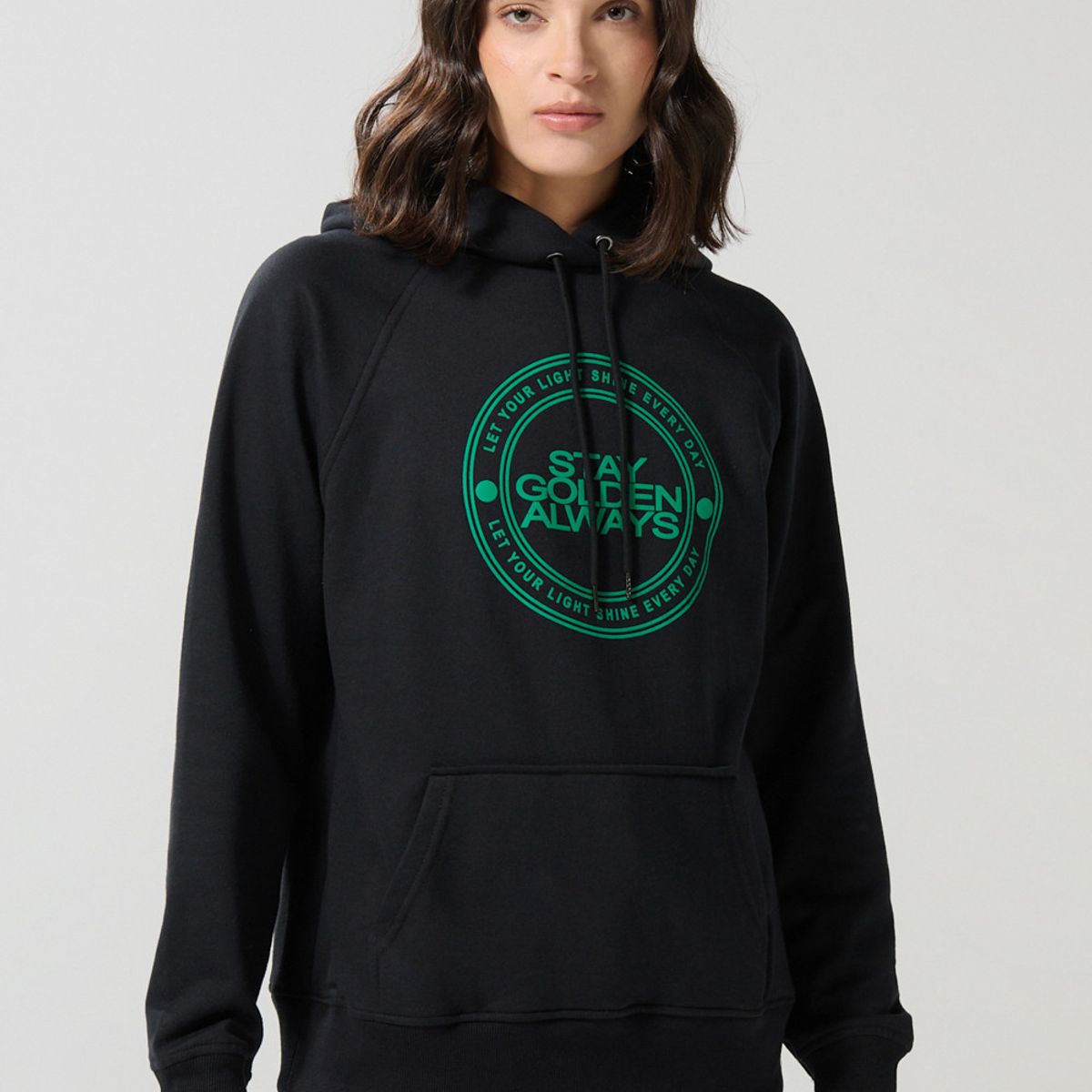 KOAJ - KOAJ Buzo con capota negro, texto verde y manga ranglan Mujer