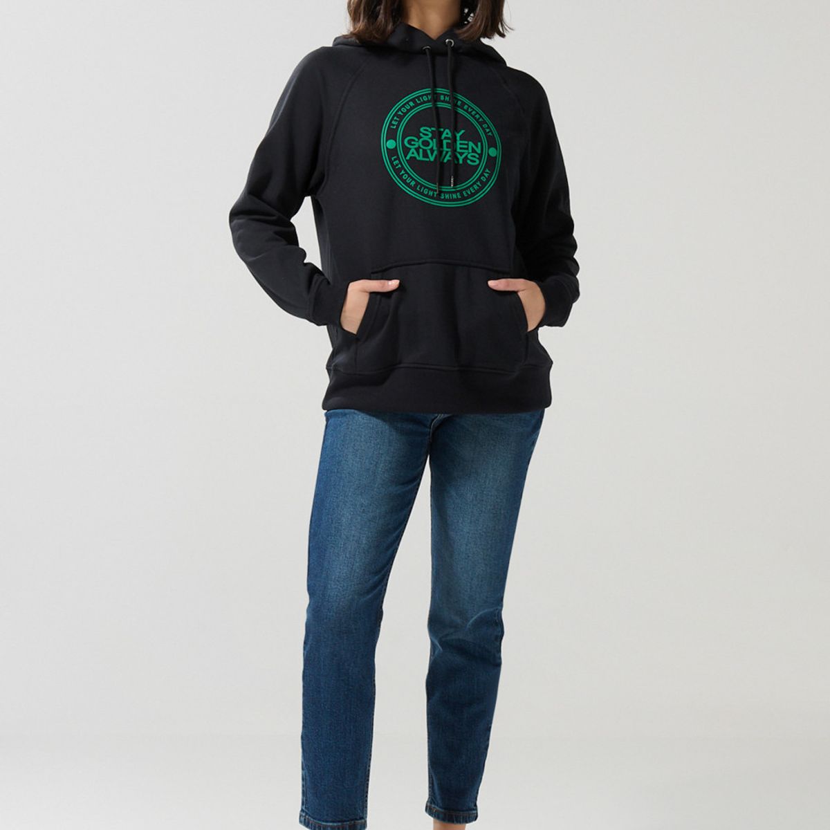 KOAJ - KOAJ Buzo con capota negro, texto verde y manga ranglan Mujer