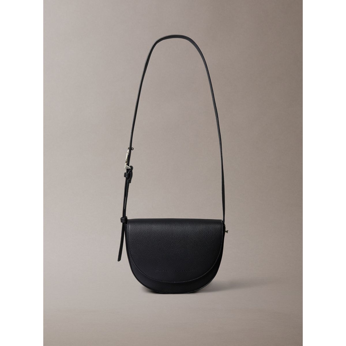 CALVIN KLEIN - Bolso negro saddle archive Calvin Klein