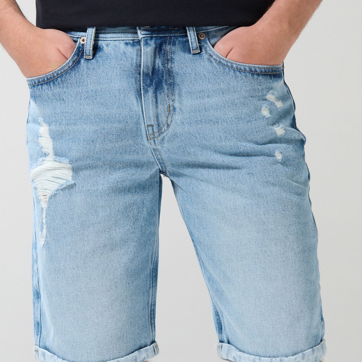 KOAJ - KOAJ Bermuda slim azul en jean con tiro bajo y rotos delante Hombre