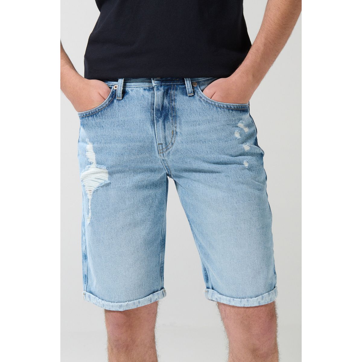 KOAJ - KOAJ Bermuda slim azul en jean con tiro bajo y rotos delante Hombre