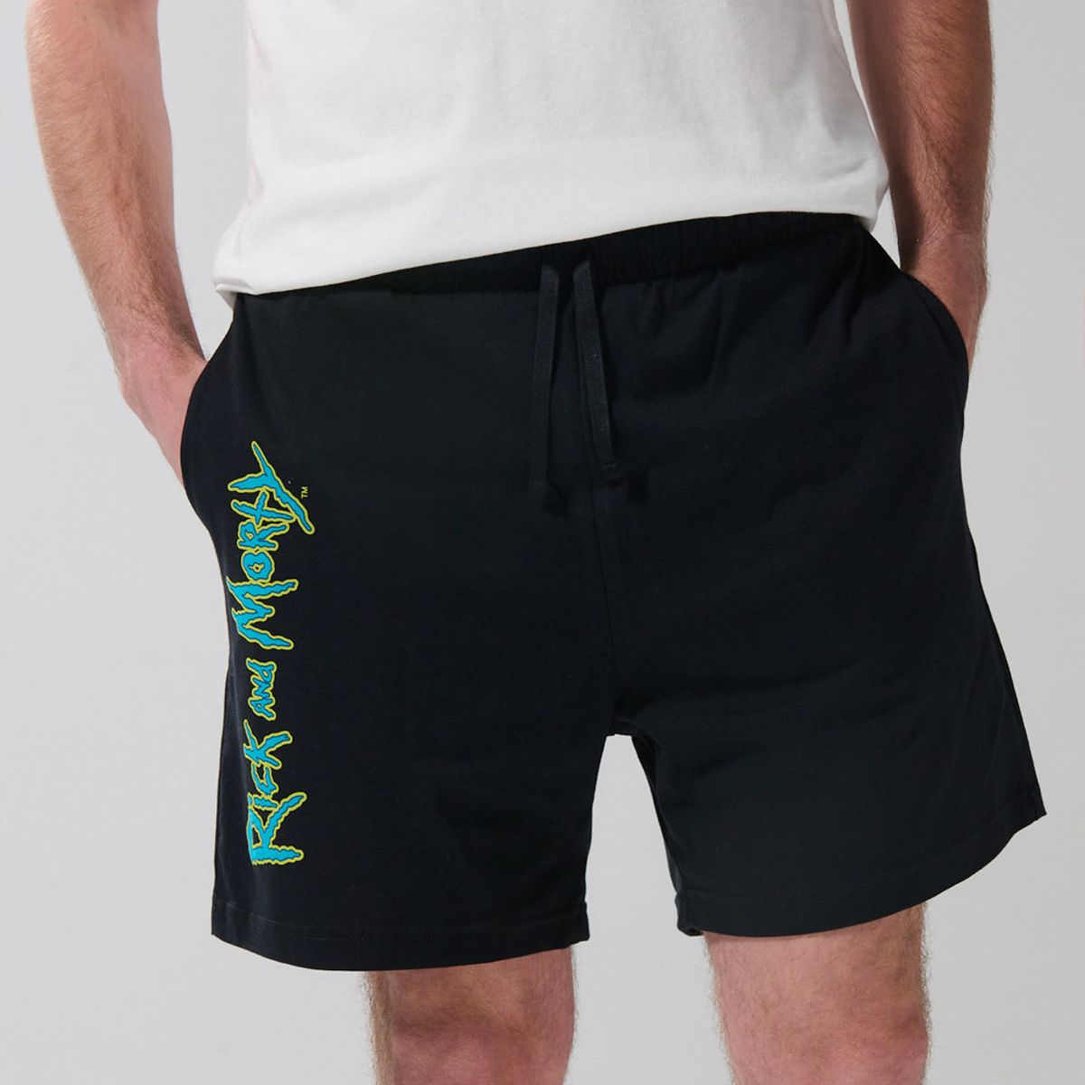 KOAJ - KOAJ Bermuda negra con diseño de Rick and Morty y bolsillos Hombre