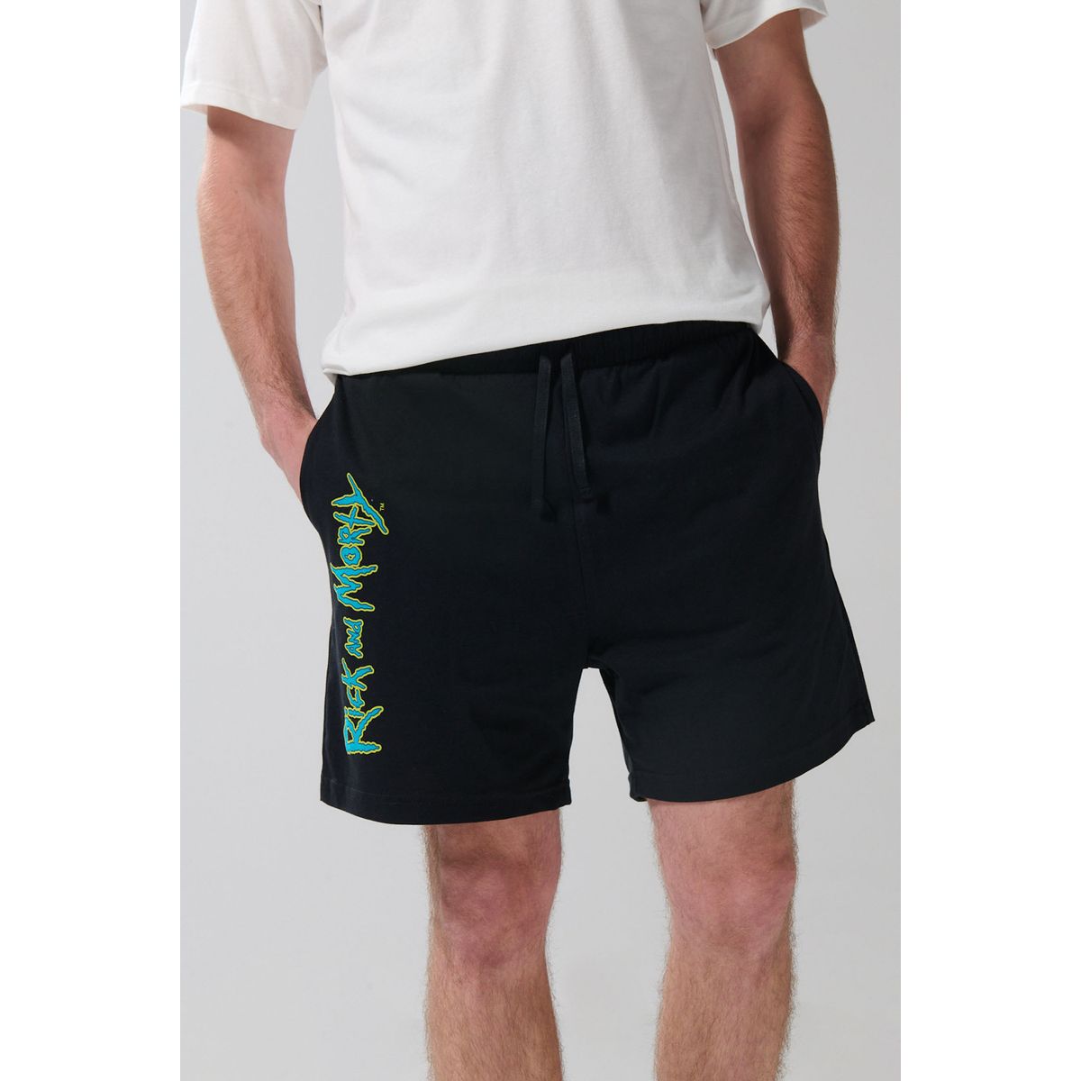 KOAJ - KOAJ Bermuda negra con diseño de Rick and Morty y bolsillos Hombre