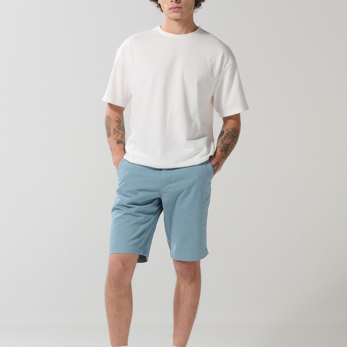 KOAJ - KOAJ Bermuda en dril unicolor tiro bajo con bolsillos latera Hombre