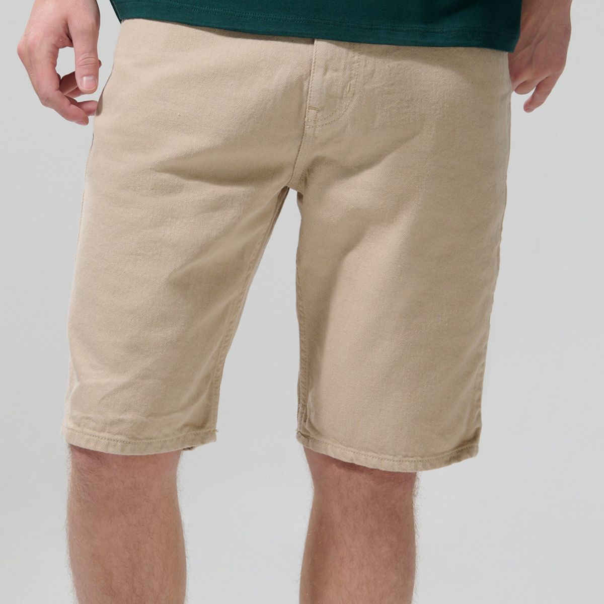 KOAJ - KOAJ Bermuda slim en jean kaki clara con tiro bajo Hombre