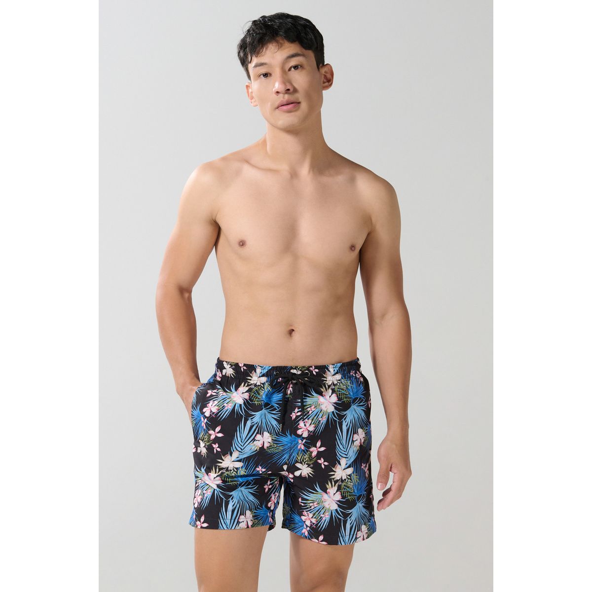 KOAJ - KOAJ Bermuda negra playera con estampados y tiro bajo Hombre