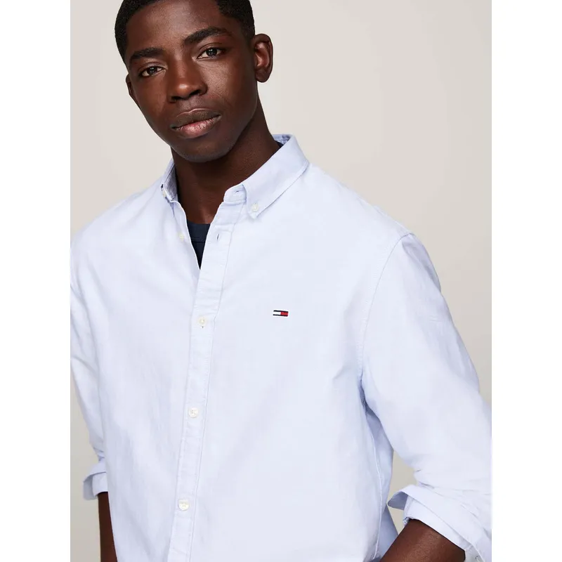 TOMMY HILFIGER - Camisa celeste oxford de corte regular Tommy Jeans