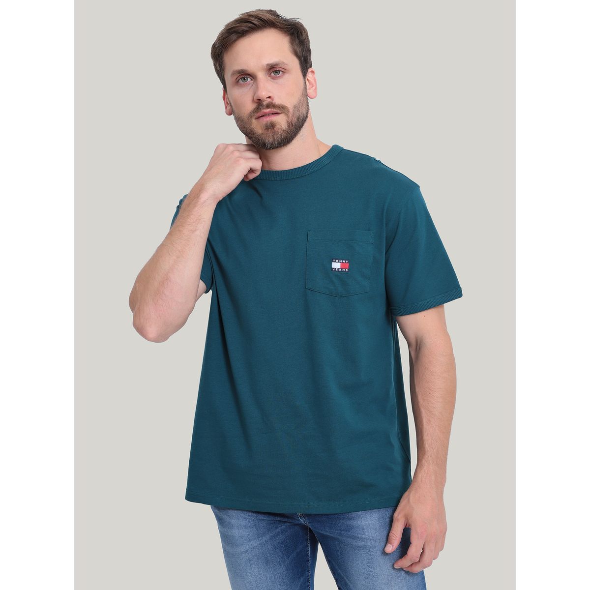 TOMMY HILFIGER - Camiseta verde de corte regular con bolsillo Tommy Jeans