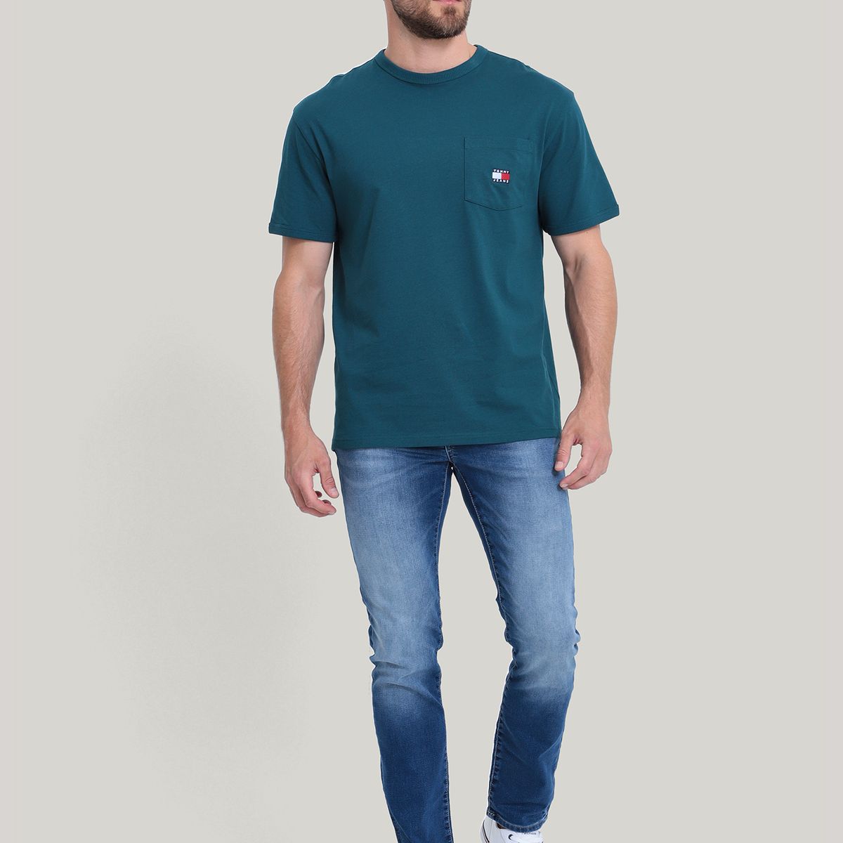 TOMMY HILFIGER - Camiseta verde de corte regular con bolsillo Tommy Jeans