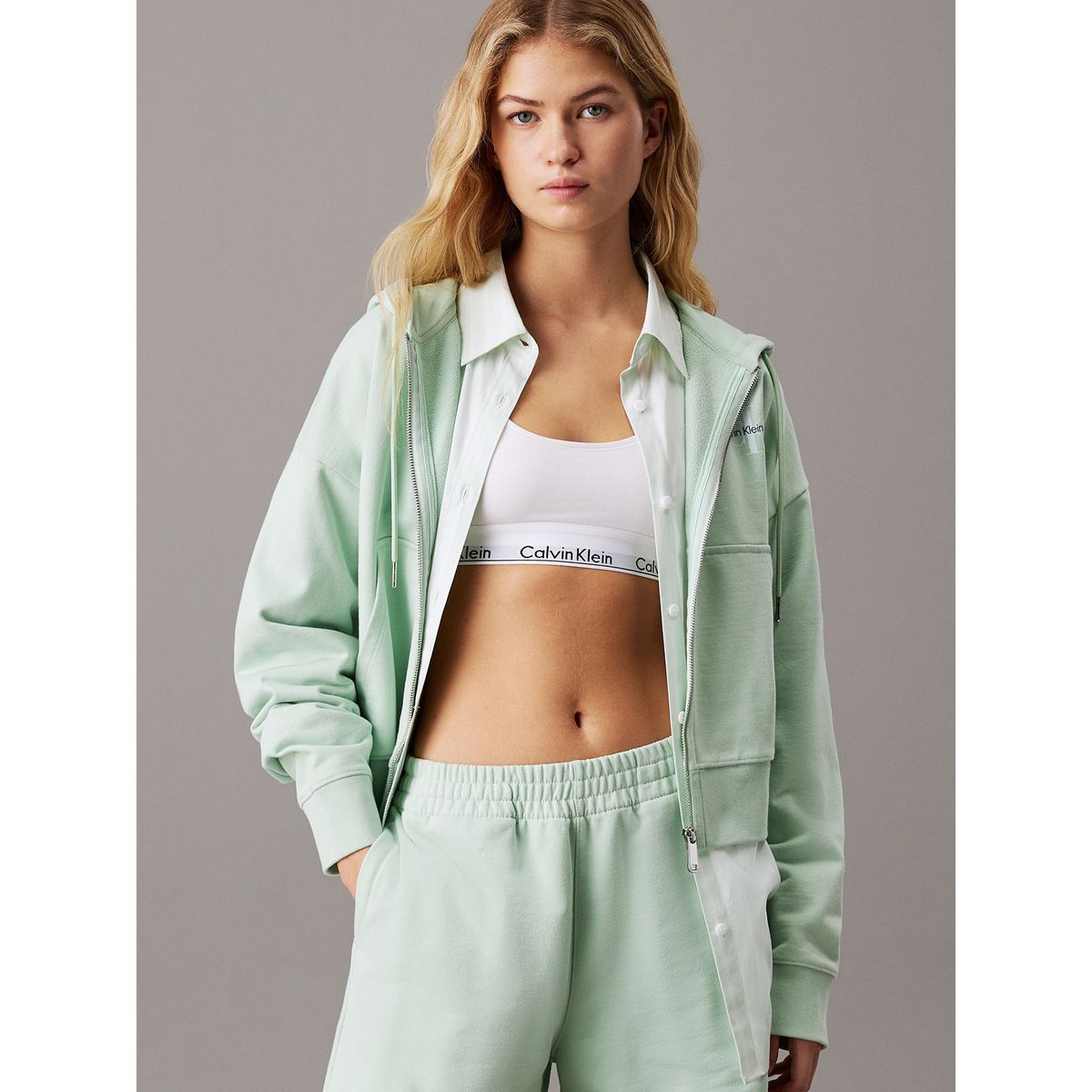 CALVIN KLEIN - Buzo verde con capota y cierre de cremallera Calvin Klein