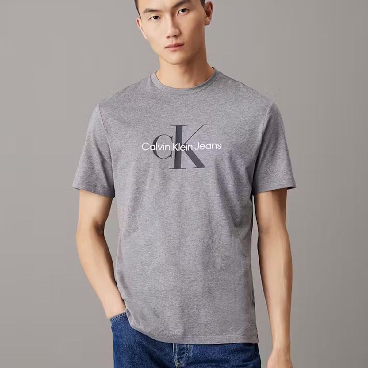 CALVIN KLEIN - Camiseta gris con monograma Calvin Klein