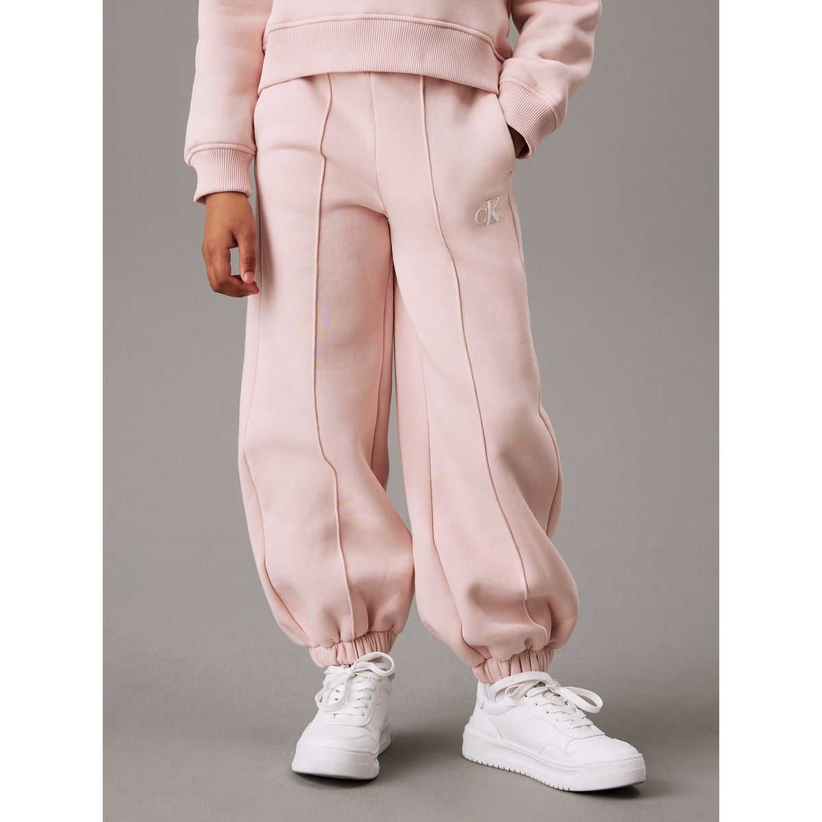 CALVIN KLEIN - Pantalón Rosado de Chánal en Felpa Holgado Calvin Klein