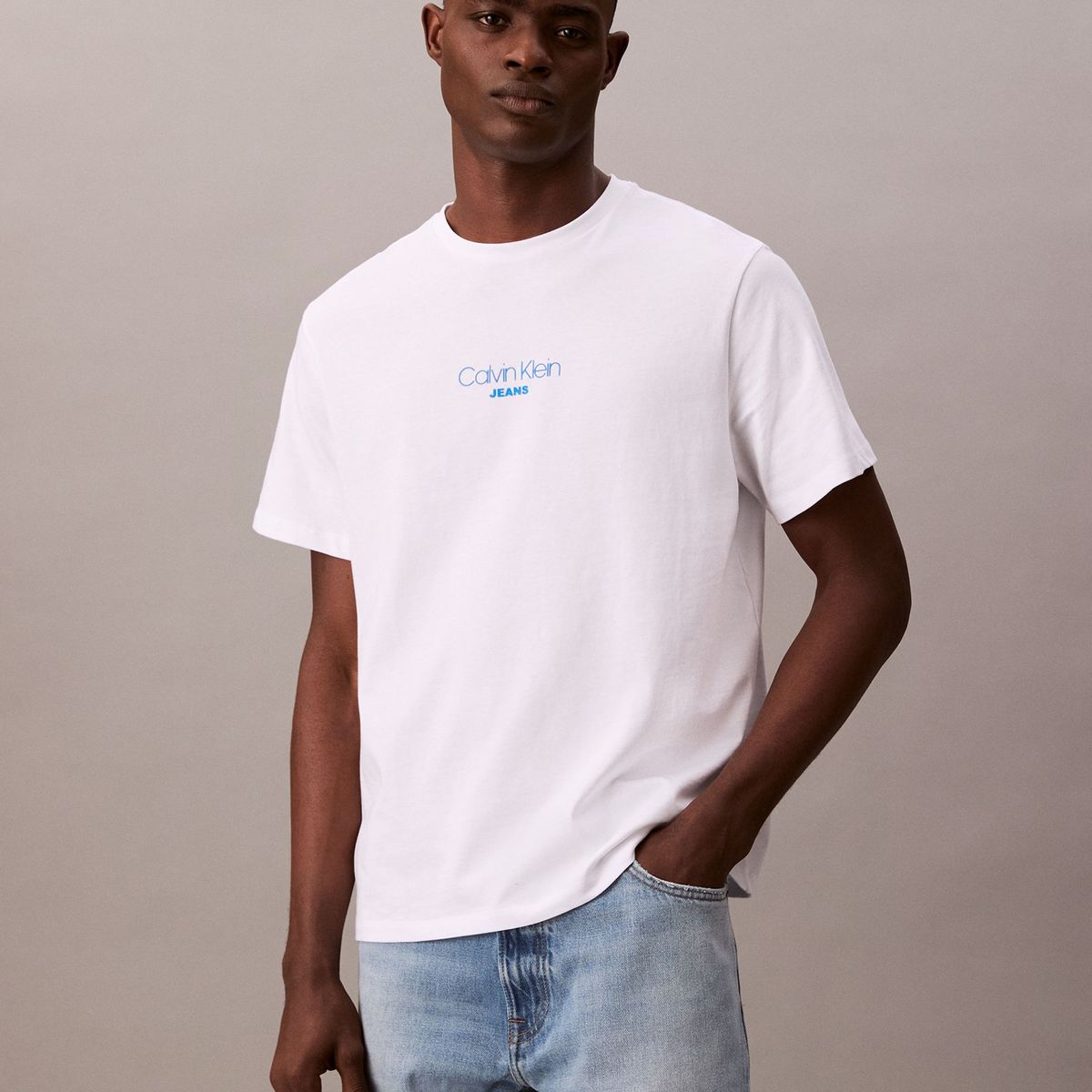 CALVIN KLEIN - Camiseta blanca Acid Wash Graphic Crewneck Calvin Klein